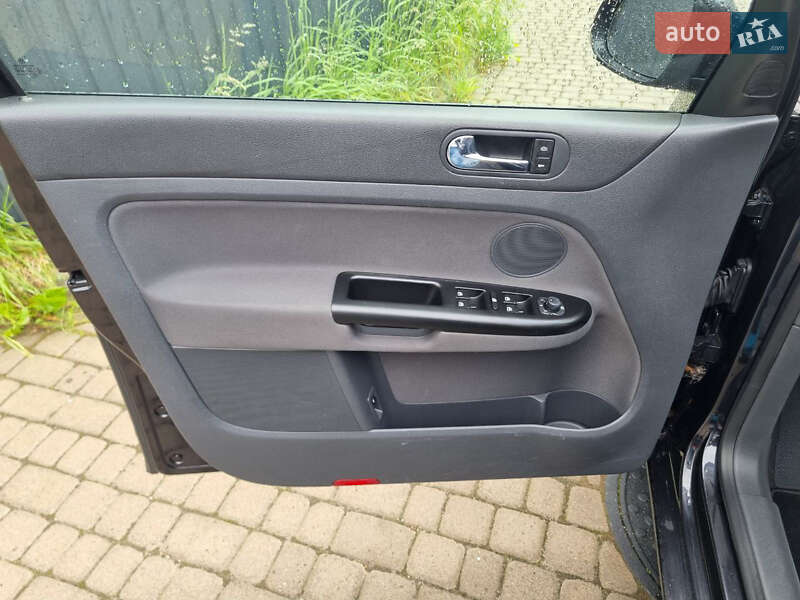 Хэтчбек Volkswagen Golf Plus 2005 в Львове