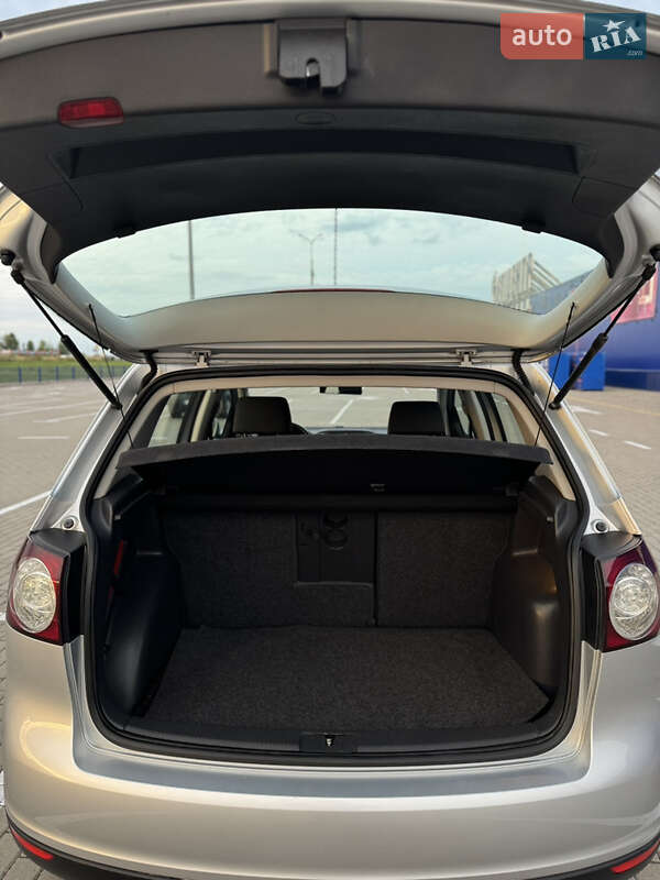 Хетчбек Volkswagen Golf Plus 2005 в Нововолинську