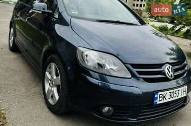 Хэтчбек Volkswagen Golf Plus 2008 в Ровно