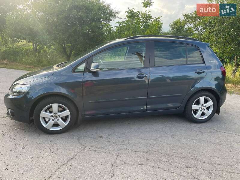 Хетчбек Volkswagen Golf Plus 2010 в Чорнобаї