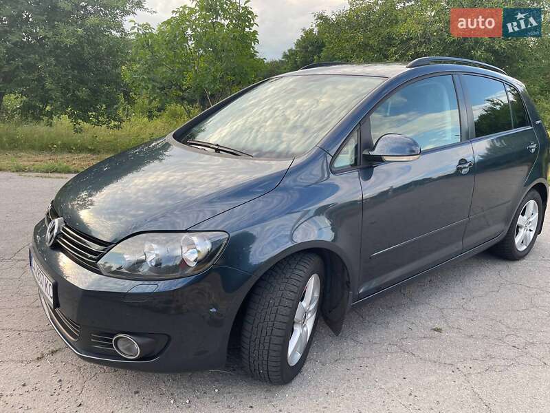 Хетчбек Volkswagen Golf Plus 2010 в Чорнобаї