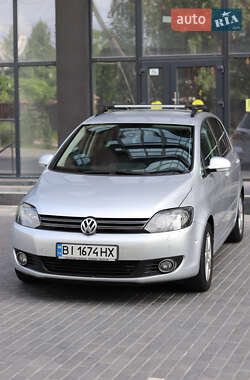 Хетчбек Volkswagen Golf Plus 2010 в 