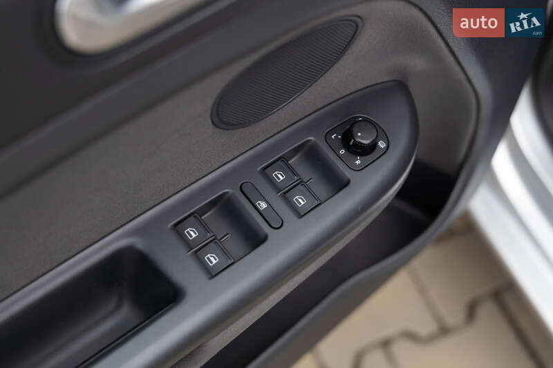 Хэтчбек Volkswagen Golf Plus 2008 в Луцке фото 19 Хэтчбек Volkswagen Golf Plus 2008 в Луцке