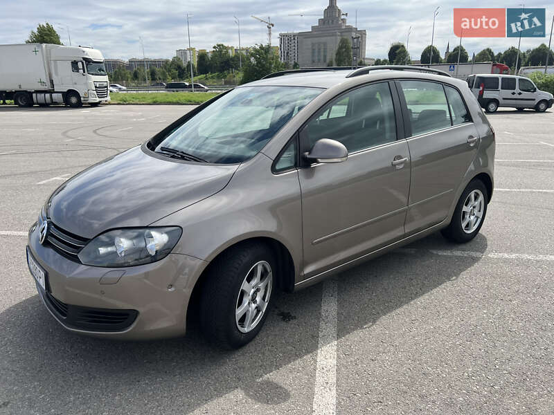 Хэтчбек Volkswagen Golf Plus 2009 в Киеве