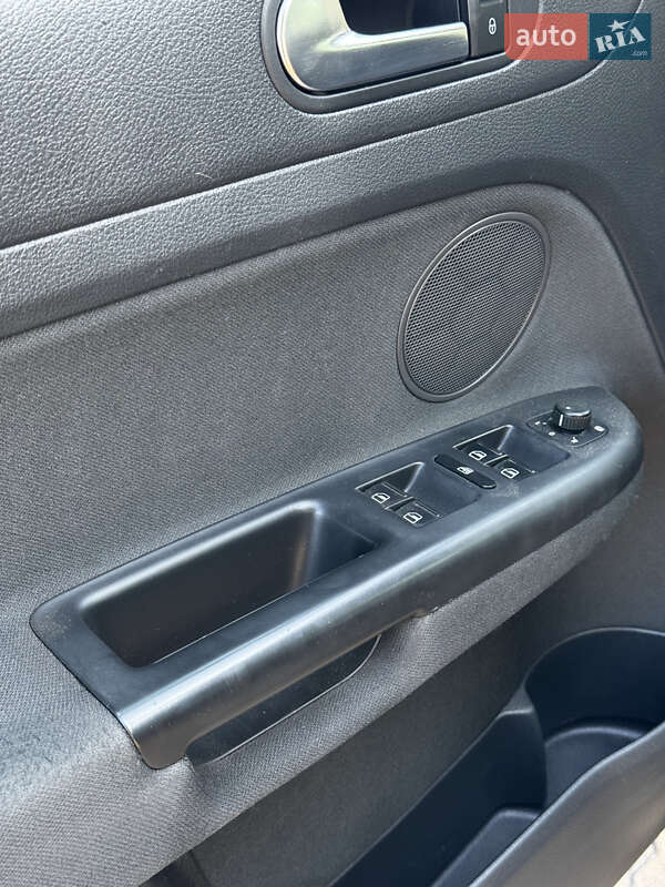 Хетчбек Volkswagen Golf Plus 2010 в Великій Багачці