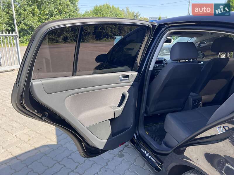 Хетчбек Volkswagen Golf Plus 2006 в Нововолинську