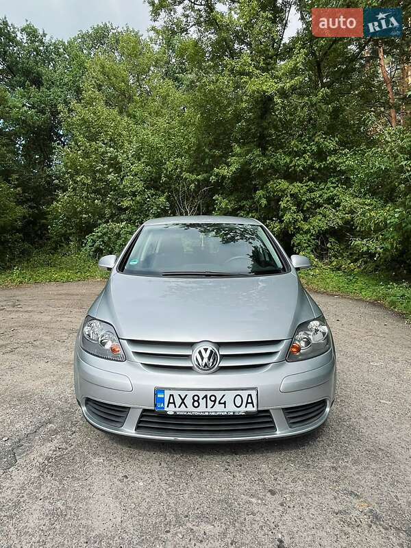 Хетчбек Volkswagen Golf Plus 2005 в Краснограді