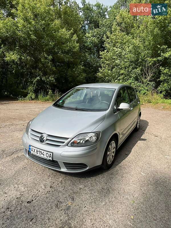 Хетчбек Volkswagen Golf Plus 2005 в Краснограді