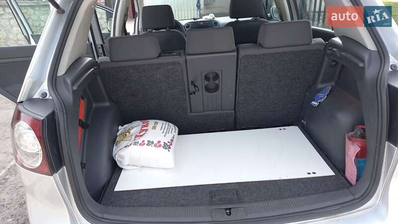 Хетчбек Volkswagen Golf Plus 2005 в Зборові