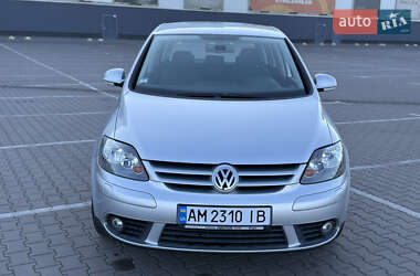 Хэтчбек Volkswagen Golf Plus 2008 в 