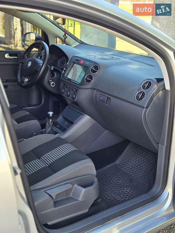 Хэтчбек Volkswagen Golf Plus 2008 в Еланце