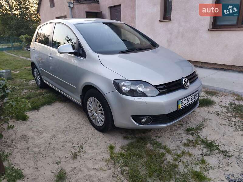 Хэтчбек Volkswagen Golf Plus 2011 в 