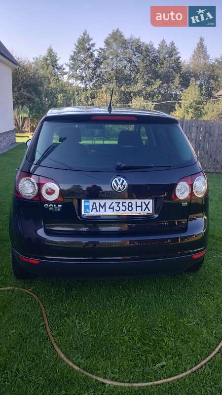 Хэтчбек Volkswagen Golf Plus 2006 в Олевске