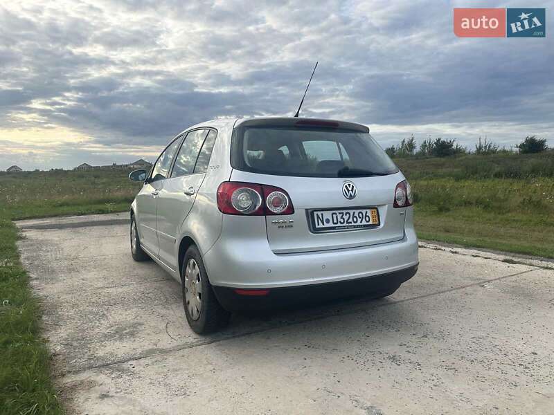 Хетчбек Volkswagen Golf Plus 2007 в Сарнах