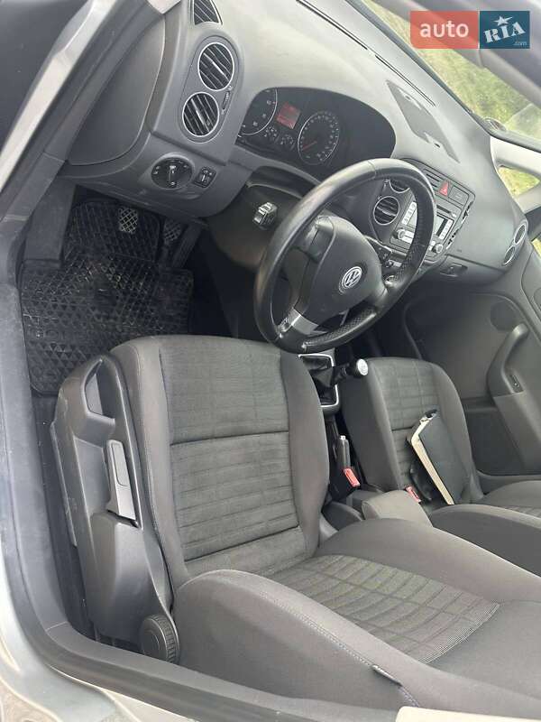 Хетчбек Volkswagen Golf Plus 2007 в Сарнах