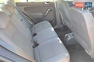 Хэтчбек Volkswagen Golf Plus 2008 в 