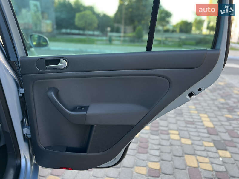 Хетчбек Volkswagen Golf Plus 2008 в Луцьку фото 27 Хетчбек Volkswagen Golf Plus 2008 в Луцьку