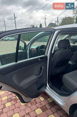Хэтчбек Volkswagen Golf Plus 2005 в 