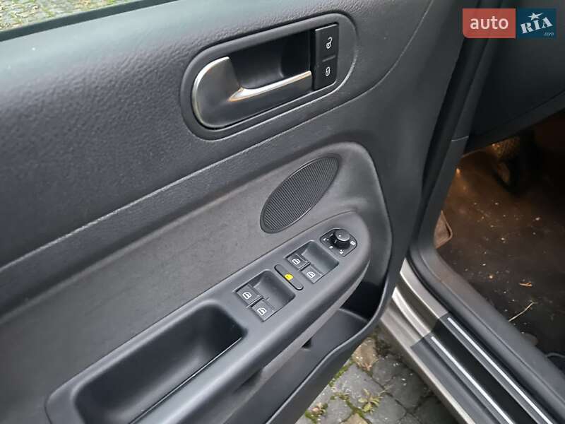 Хэтчбек Volkswagen Golf Plus 2010 в Луцке фото 13 Хэтчбек Volkswagen Golf Plus 2010 в Луцке