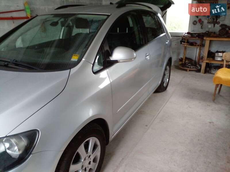Хэтчбек Volkswagen Golf Plus 2009 в Ровно фото 6 Хэтчбек Volkswagen Golf Plus 2009 в Ровно