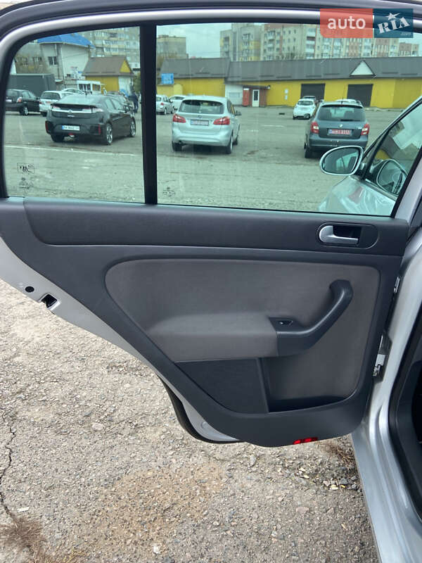 Хэтчбек Volkswagen Golf Plus 2009 в Ровно фото 29 Хэтчбек Volkswagen Golf Plus 2009 в Ровно