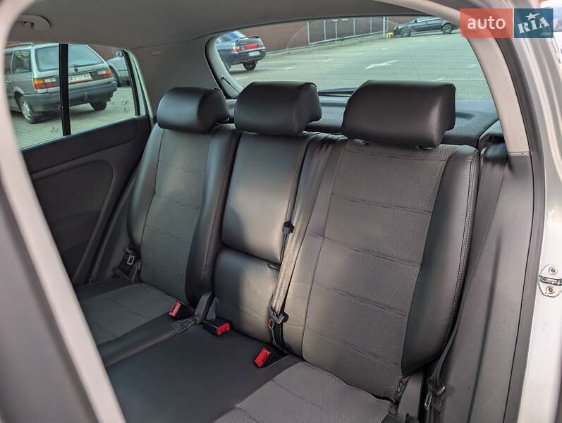 Хетчбек Volkswagen Golf Plus 2006 в Черкасах фото 16 Хетчбек Volkswagen Golf Plus 2006 в Черкасах