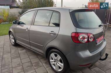 Хэтчбек Volkswagen Golf Plus 2010 в 
