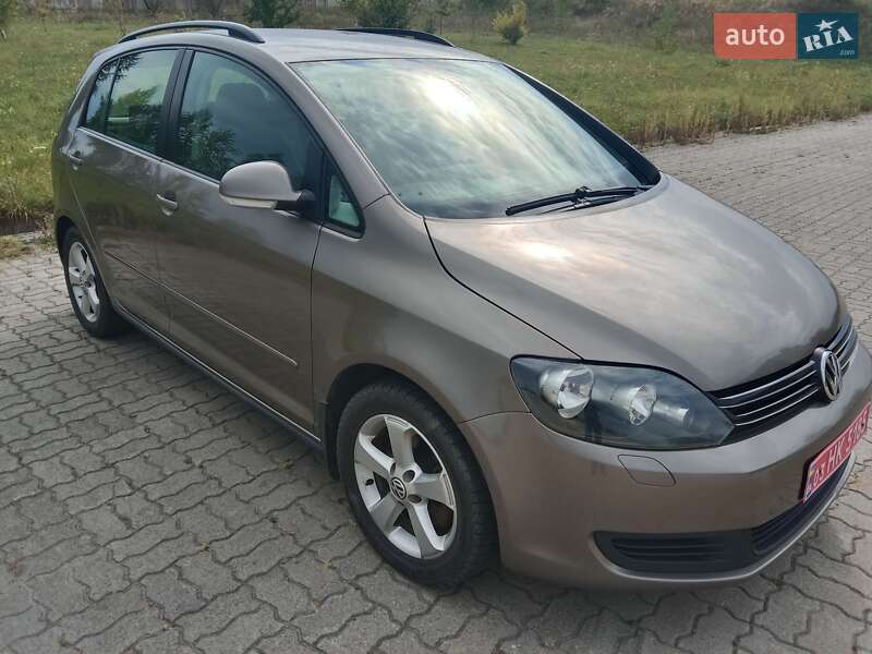 Хэтчбек Volkswagen Golf Plus 2012 в Нововолынске фото Хэтчбек Volkswagen Golf Plus 2012 в Нововолынске