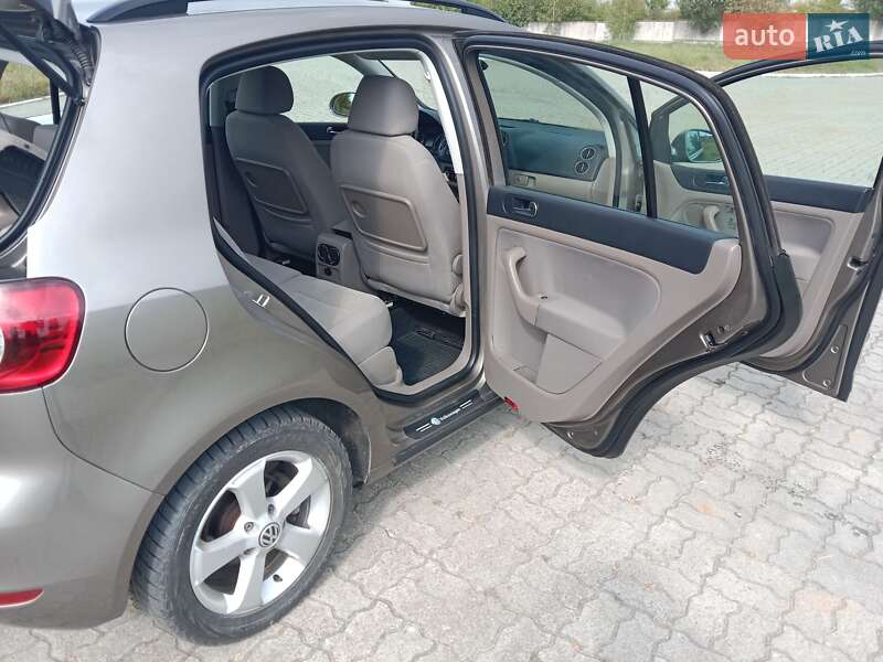 Хэтчбек Volkswagen Golf Plus 2012 в Нововолынске фото 15 Хэтчбек Volkswagen Golf Plus 2012 в Нововолынске