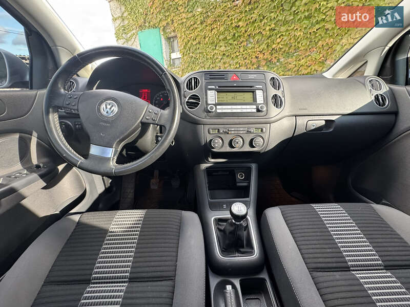 Хэтчбек Volkswagen Golf Plus 2008 в Нововолынске