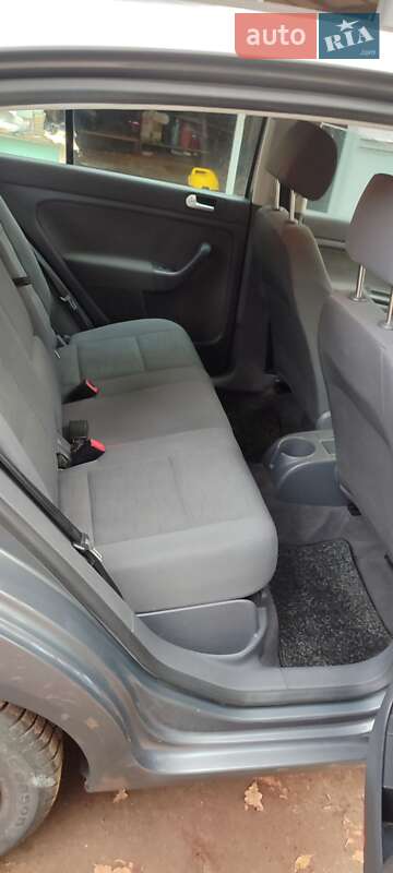 Хэтчбек Volkswagen Golf Plus 2005 в Луцке фото 3 Хэтчбек Volkswagen Golf Plus 2005 в Луцке