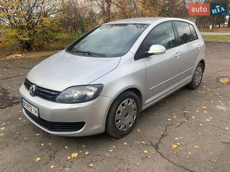 Хэтчбек Volkswagen Golf Plus 2011 в Ровно