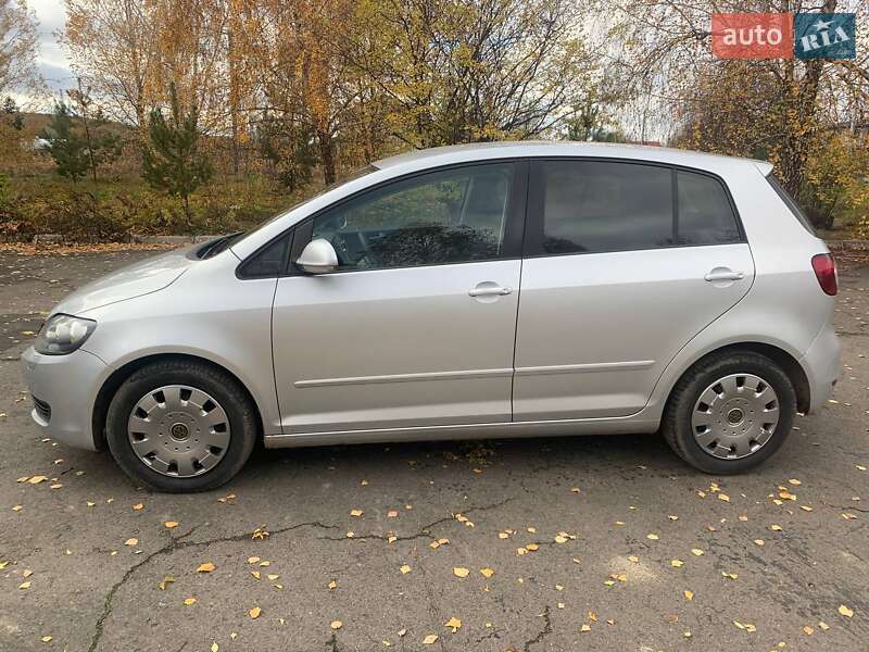 Хэтчбек Volkswagen Golf Plus 2011 в Ровно