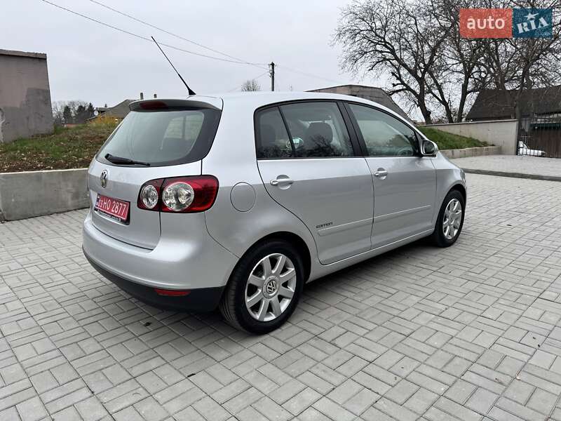 Хэтчбек Volkswagen Golf Plus 2008 в Смеле