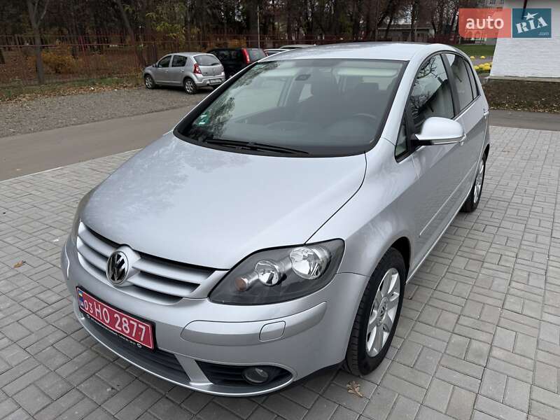 Хэтчбек Volkswagen Golf Plus 2008 в Смеле