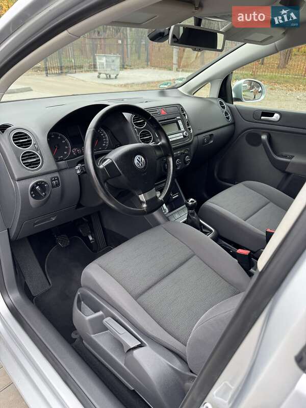 Хэтчбек Volkswagen Golf Plus 2008 в Смеле