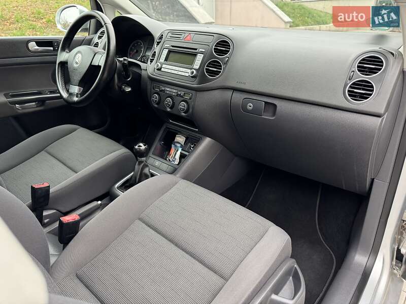 Хэтчбек Volkswagen Golf Plus 2008 в Смеле