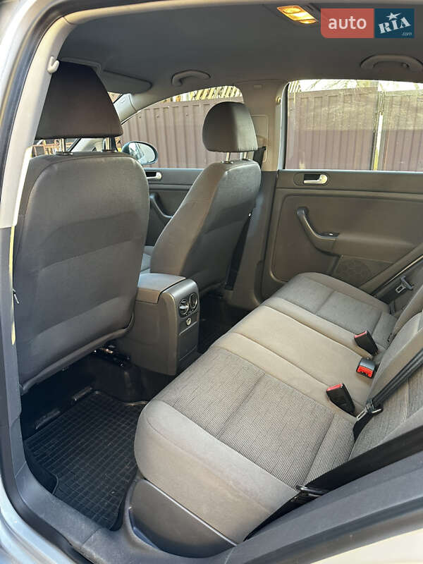 Хэтчбек Volkswagen Golf Plus 2006 в Сваляве