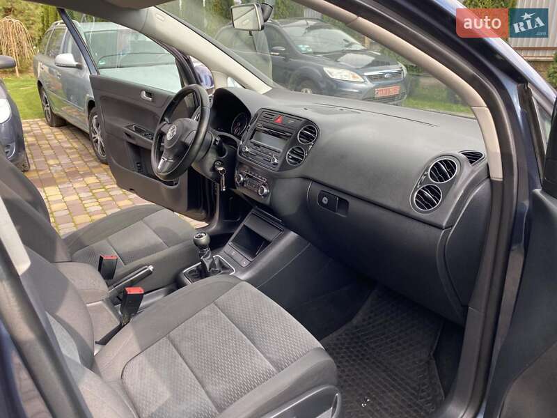 Хетчбек Volkswagen Golf Plus 2009 в Нововолинську