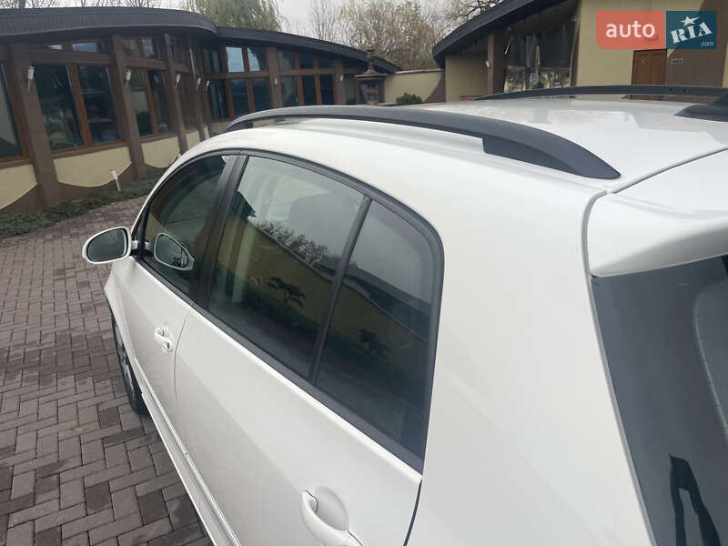 Хэтчбек Volkswagen Golf Plus 2010 в Виноградове