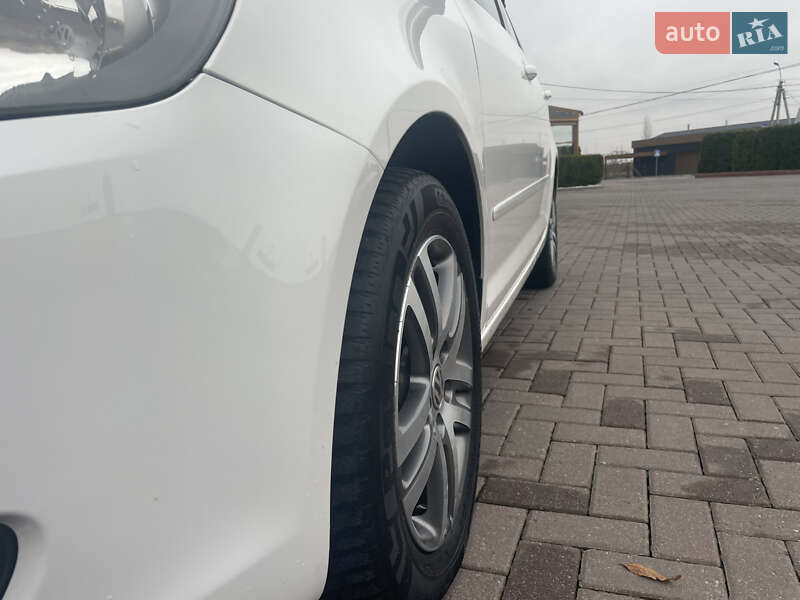 Хэтчбек Volkswagen Golf Plus 2010 в Виноградове