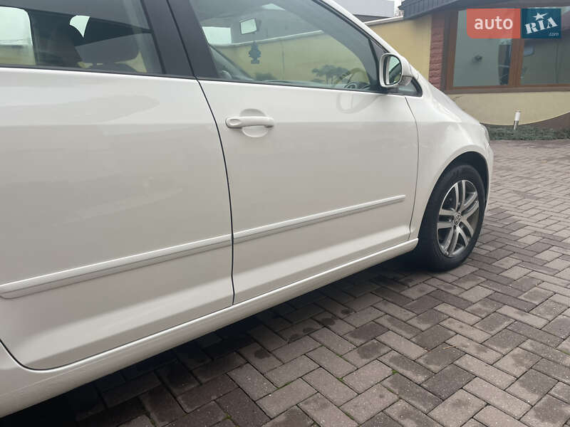 Хэтчбек Volkswagen Golf Plus 2010 в Виноградове