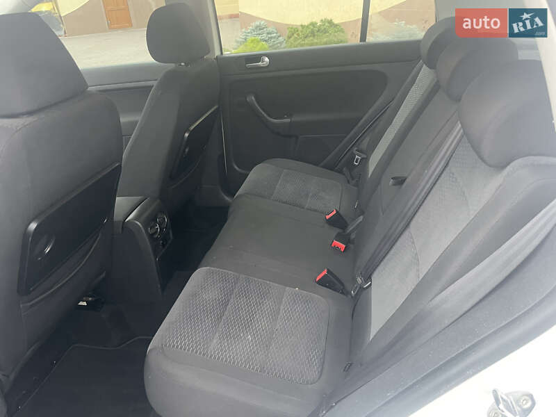 Хэтчбек Volkswagen Golf Plus 2010 в Виноградове