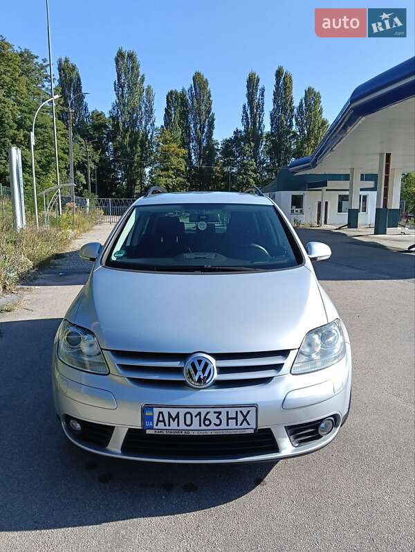 Хэтчбек Volkswagen Golf Plus 2008 в Житомире