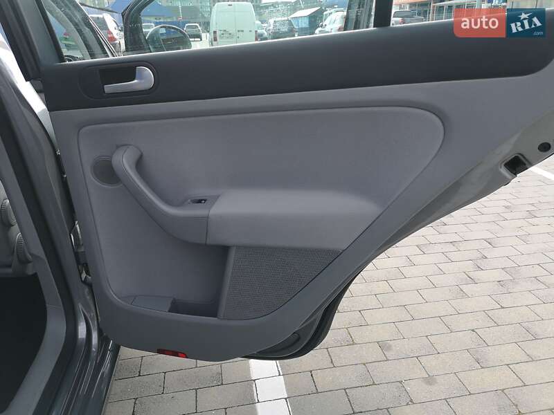 Хэтчбек Volkswagen Golf Plus 2008 в Калуше