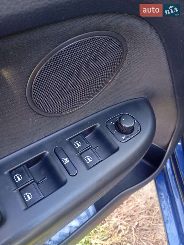 Хетчбек Volkswagen Golf Plus 2010 в Хмельницькому фото 11 Хетчбек Volkswagen Golf Plus 2010 в Хмельницькому