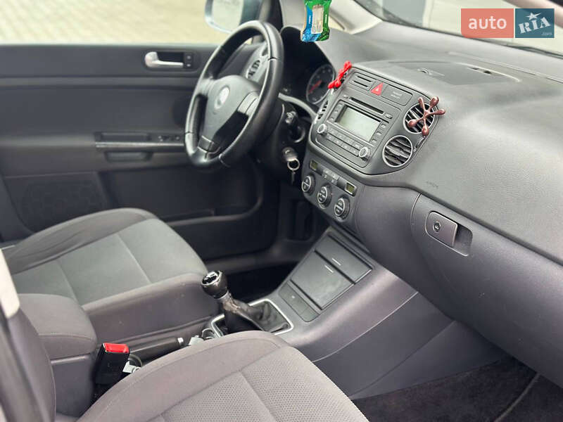 Хэтчбек Volkswagen Golf Plus 2006 в Сарнах
