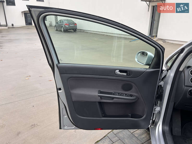 Хетчбек Volkswagen Golf Plus 2009 в Луцьку фото 15 Хетчбек Volkswagen Golf Plus 2009 в Луцьку