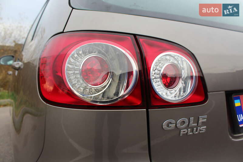 Хэтчбек Volkswagen Golf Plus 2010 в Дрогобыче