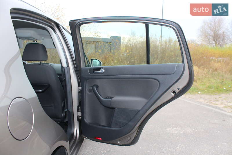 Хэтчбек Volkswagen Golf Plus 2010 в Дрогобыче